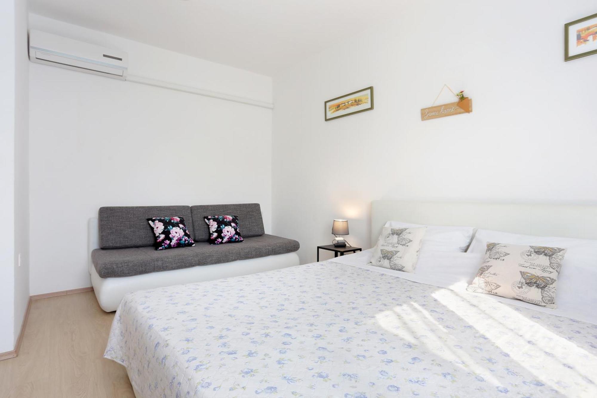 Seaside Holiday House Poljica, Trogir - 5161 Marina Rum bild